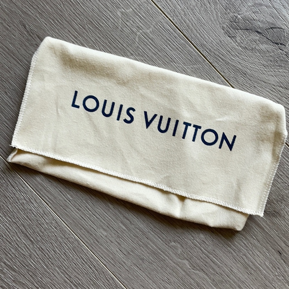 louis vuitton long wallet pouch